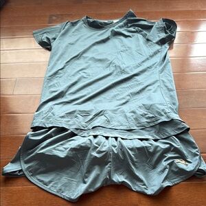 Tracksmith Twilight Shirt and Shorts L